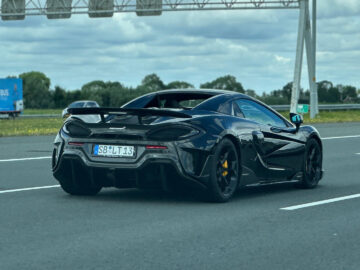 Gespot: een McLaren 600LT Spider ...