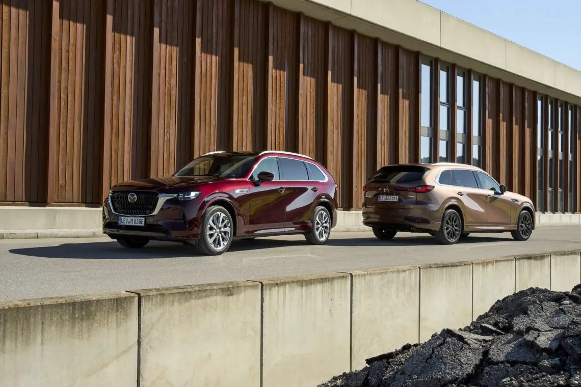 Mazda CX-80 en rouge artisanal et cuivre fondant