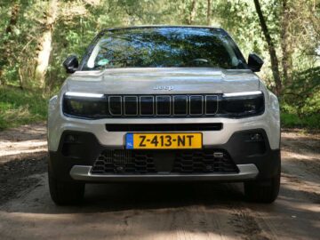 Review – Jeep Avenger E-Hybrid (2025) – Verrassend zuinig ...