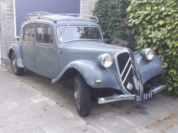 Gespot: een Citroën 11 Normale uit 1954 ...