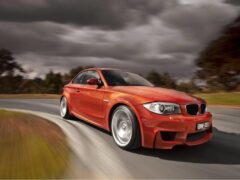 Oranje bmw 1-serie