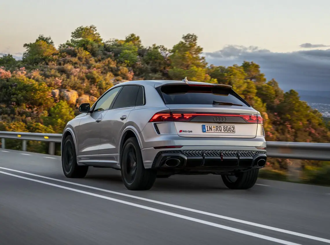 Audi RS Q8 Performance 2024