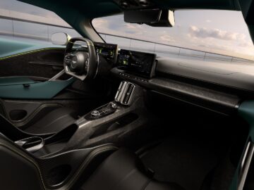 Aston Martin Valhalla - interior