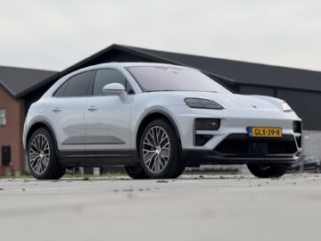 Porsche Macan Turbo Electric