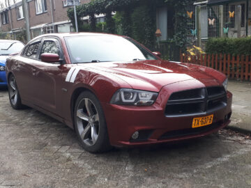 Gespot: een Dodge Charger uit 2014 ...