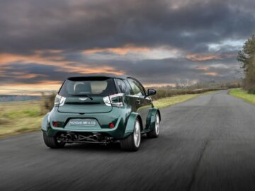 430 pk op 820 kg: De enige V8 Aston Martin Cygnet ter wereld staat te koop ...