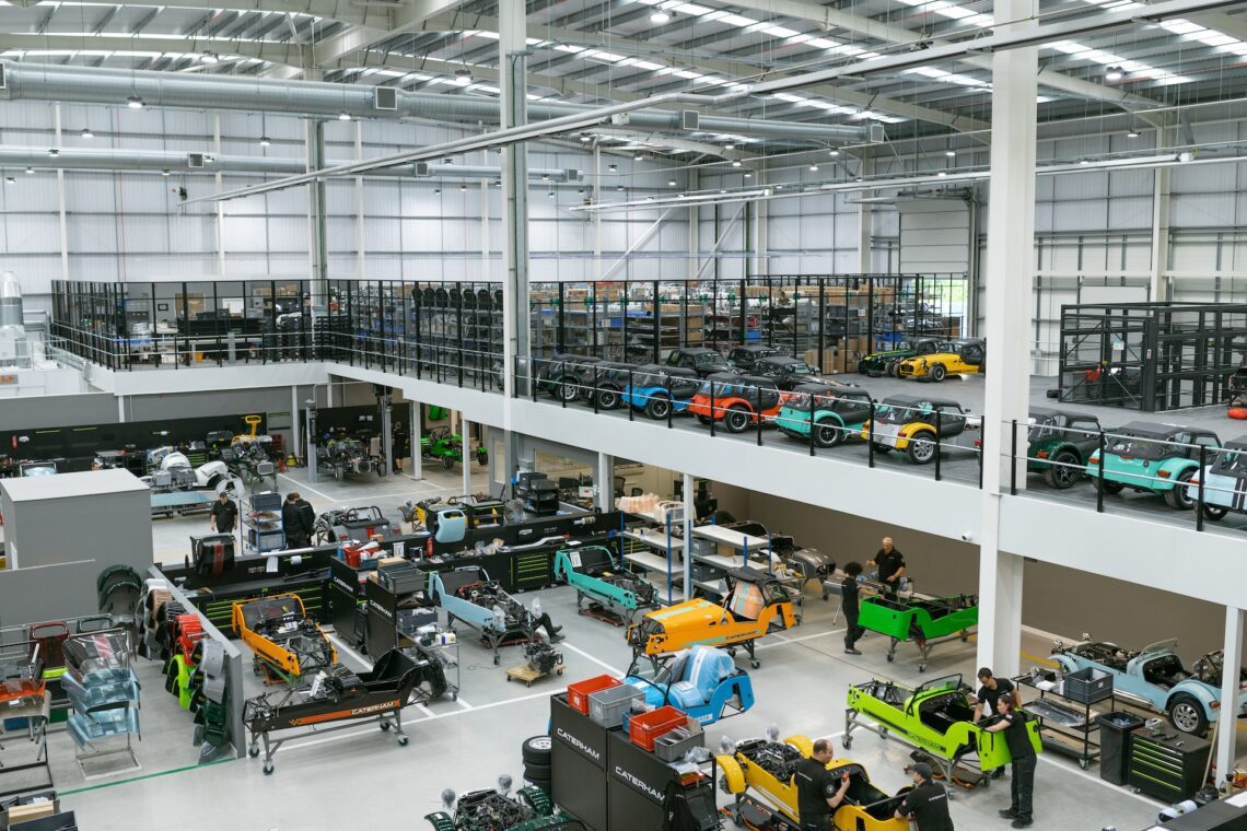 Volop ruimte in de nieuwe Caterham-fabriek in Dartford