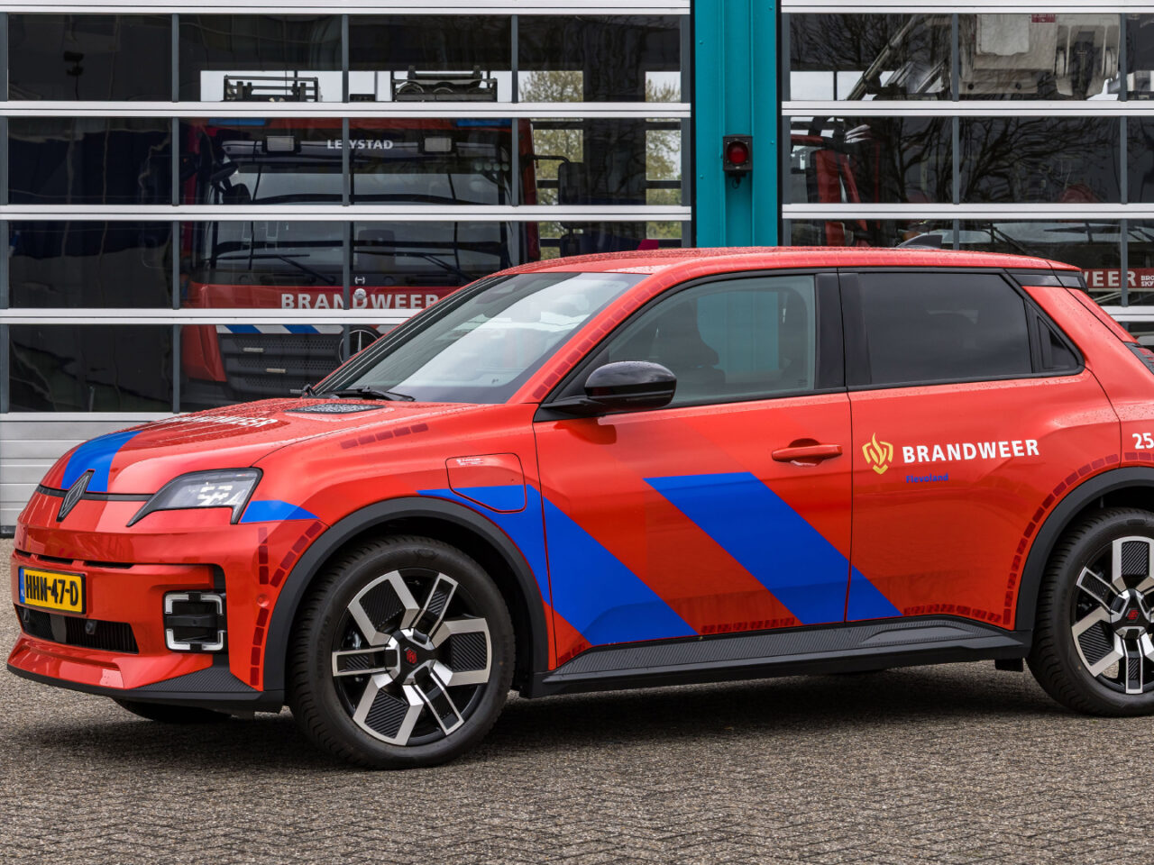 Deze hot hatchback gaat als de brandweer ...