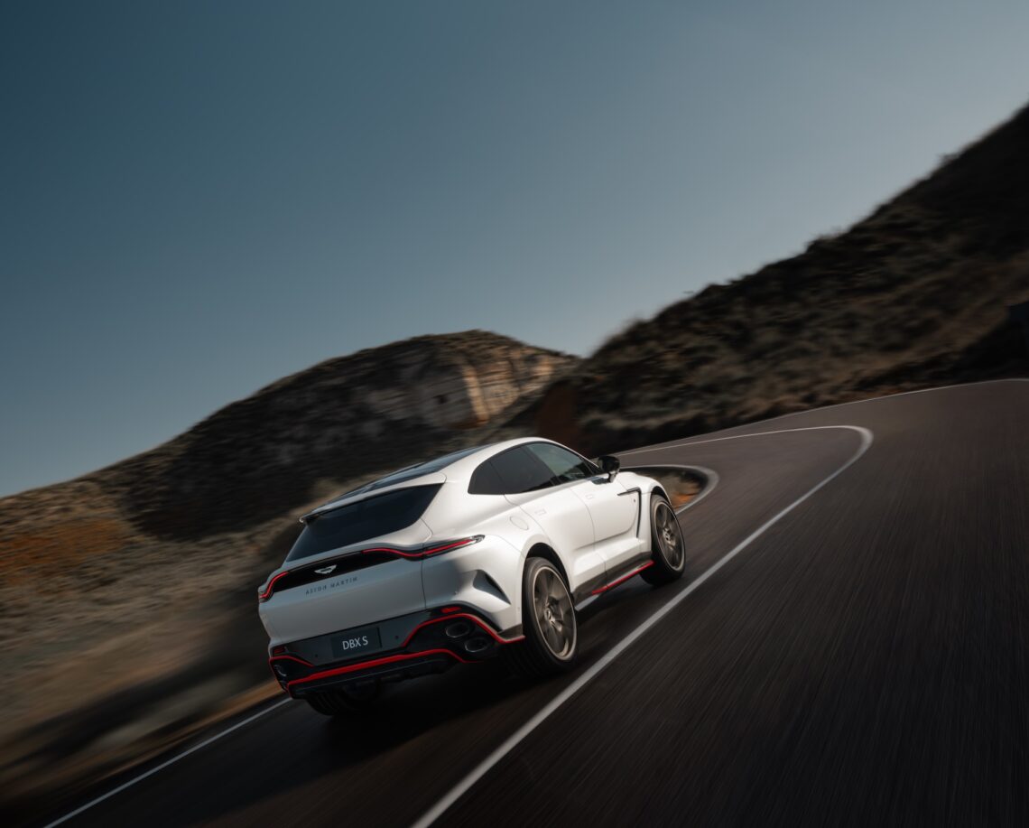 Aston Martin DBX S