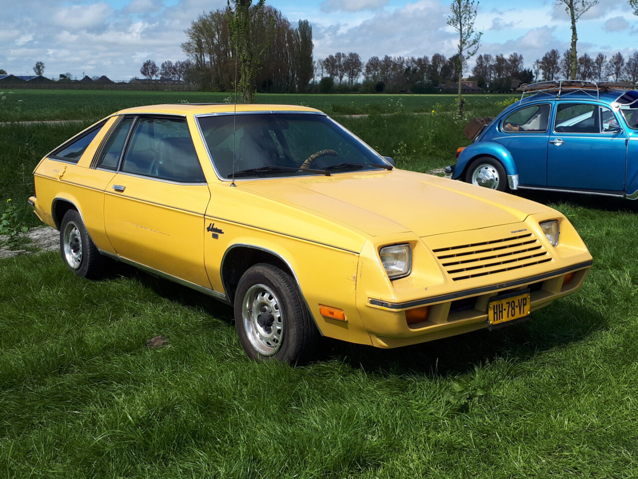 Gespot: een Plymouth Horizon ...