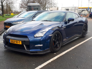 Gespot: een Nissan GT-R ...