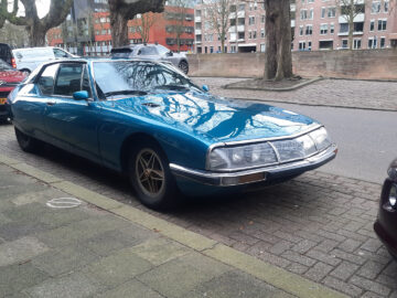 Gespot: een Citroën SM met opvallende wielen ...