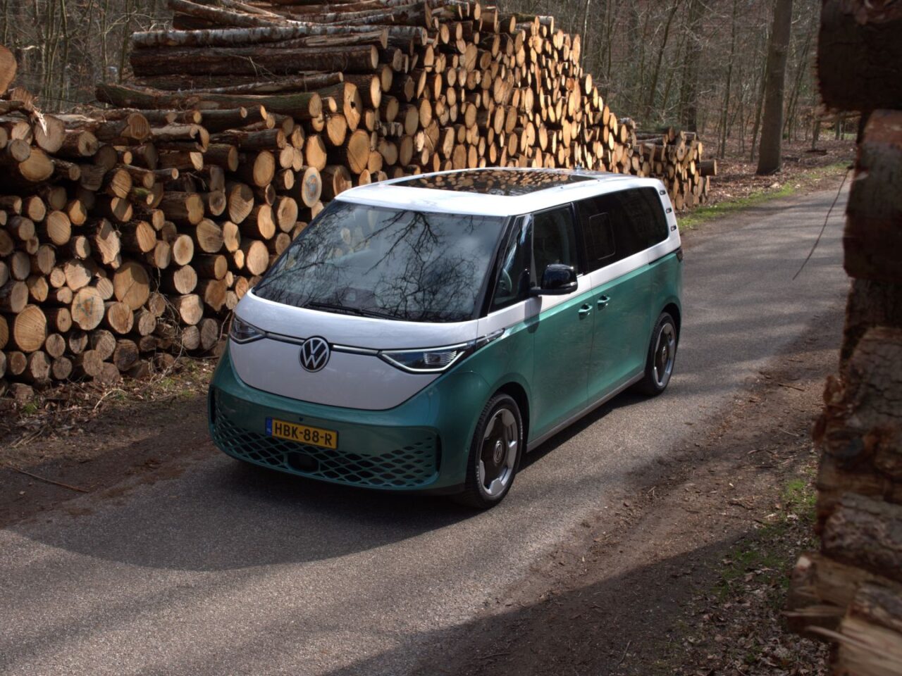 Review – Volkswagen ID. Buzz lange wielbasis (2025) – Dit busje toverde een  ...