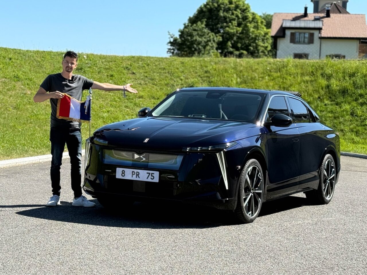 Dit is de DS No8 van de Franse President Macron