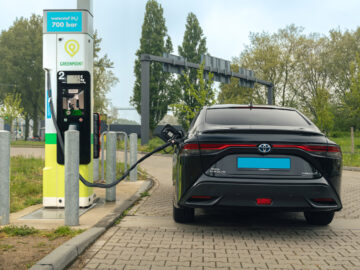 Waterstof tanken: Toyota Mirai
