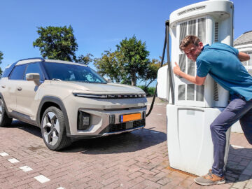 Vakantie met je EV? Let op voor torenhoge kosten door het kleeftarief! ...