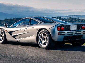 Deze nét ingereden McLaren F1 gaat onder de hamer voor een astronomisch bedrag ...