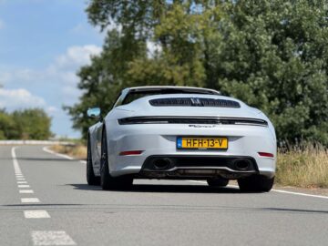 Porsche 911 Carrera T Cabriolet 2025 - achterzijde