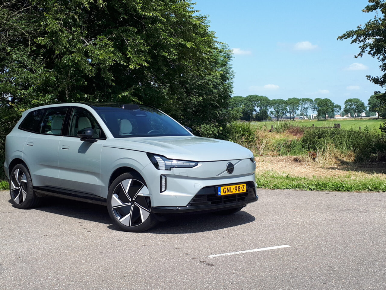 Review – Volvo EX90 Twin Motor Performance Ultra (2025) ...