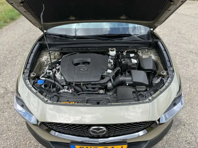De motor in de Mazda CX-30