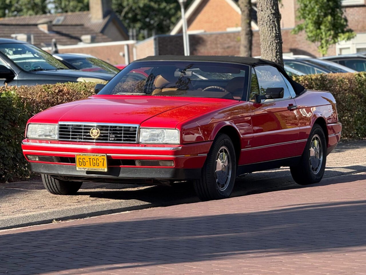 Gespot: een Cadillac Allanté ...