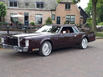 Gespot: een Lincoln Continental Mark V uit 1978 ...