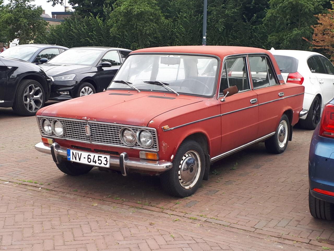 Gespot: een VAZ-2103 Zhiguli uit 1978 ...