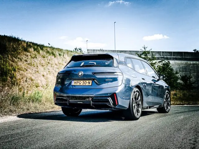 BMW iX 2025 - achterkant
