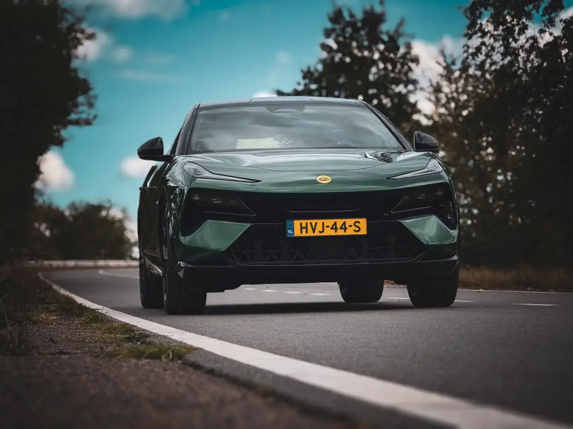 Lotus Eletre 600 2025