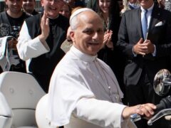 De nieuwe pausmobiel is niet wat we ons hadden voorgesteld ...