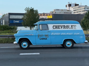 Gespot: een Chevrolet 3100 Panel Van uit 1956 ...