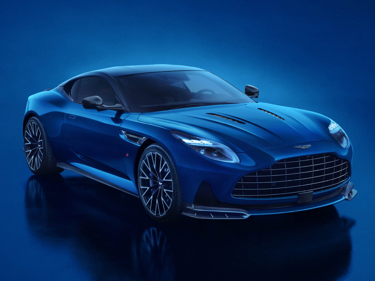 Aston Martin DB12 S zet de DB12 helemaal op scherp ...