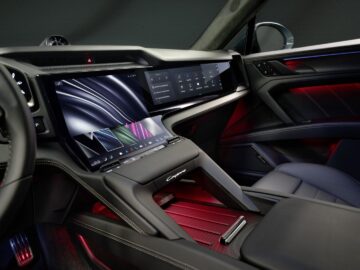 De nieuwe Porsche Cayenne is officieel schermverslaafd ...