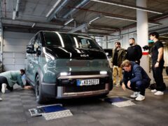 De eerste elektrische bedrijfswagen van Kia verbreekt meteen een indrukwekkend a ...