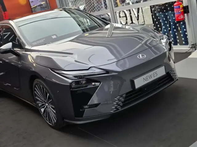 Lexus ES 2026 tijdens EV Experience 2025 op Circuit Zandvoort