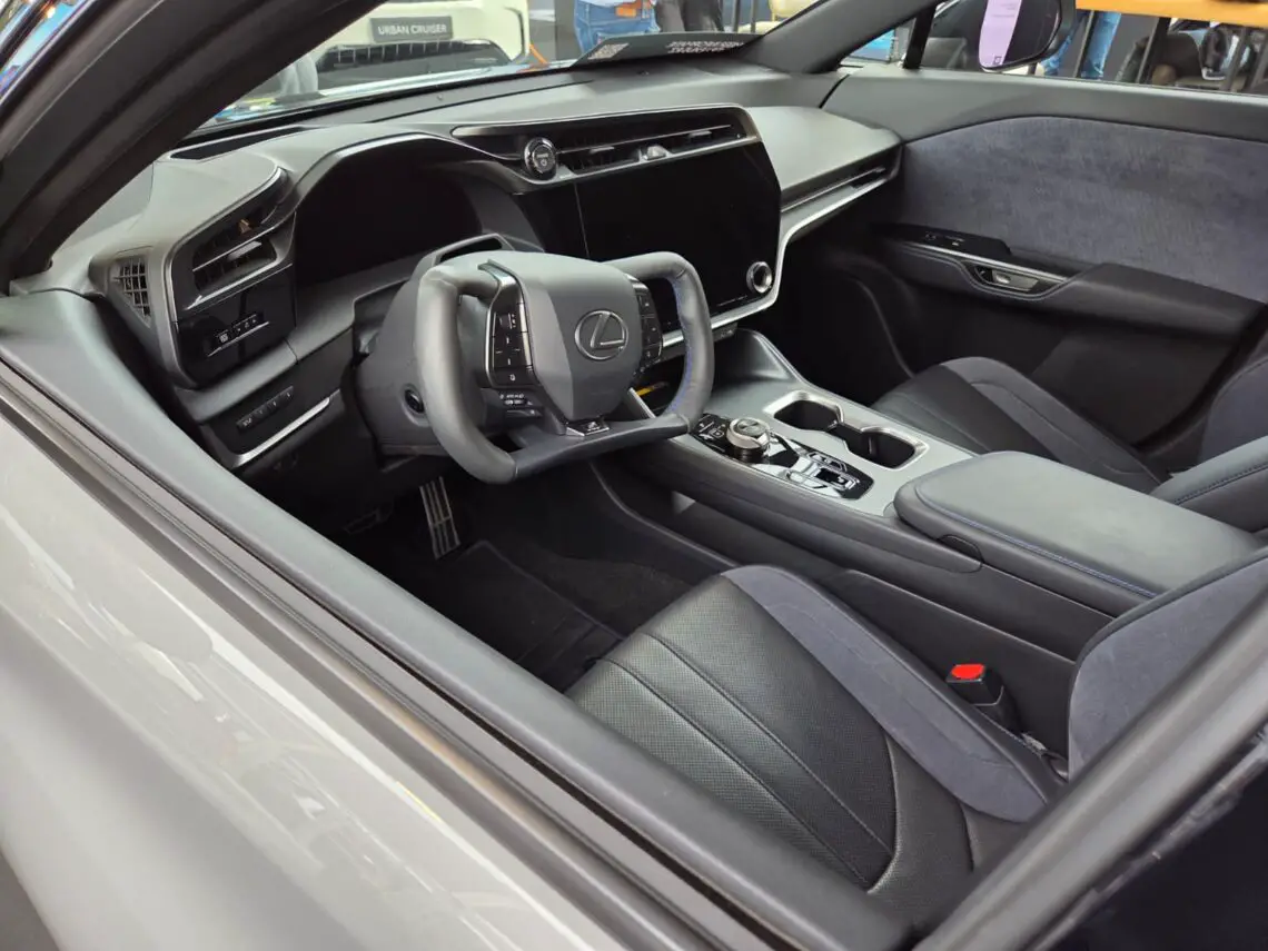 Lexus RZ 550e F Sport tijdens EV Experience 2025