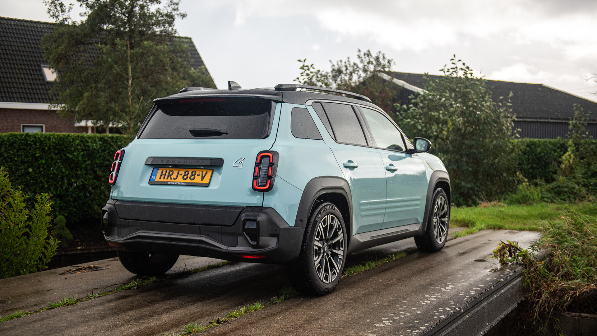 Review – Renault 4 Iconic Comfort Range (2025) - AutoRAI.nl