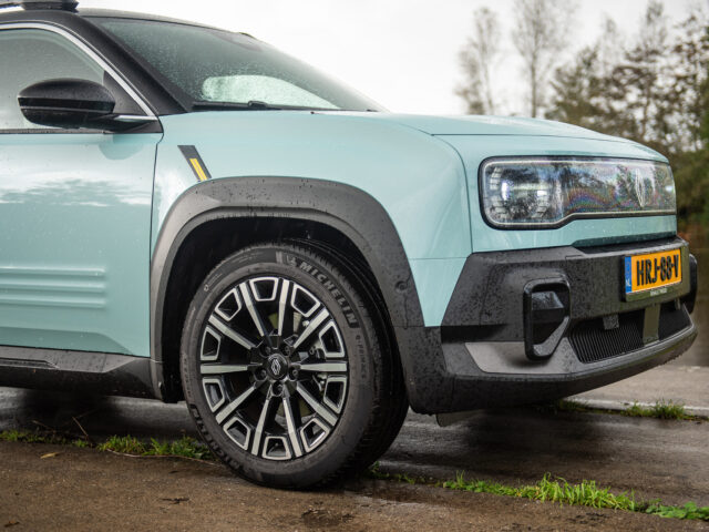 Review – Renault 4 Iconic Comfort Range (2025) ...