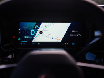 Review – Renault 4 Iconic Comfort Range (2025) ...