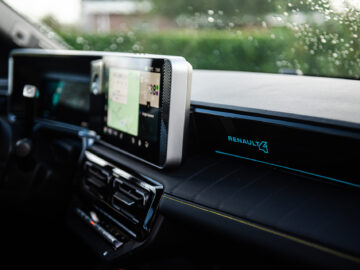 Review – Renault 4 Iconic Comfort Range (2025) ...