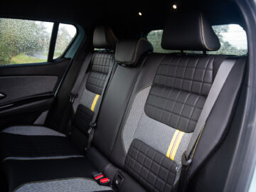 Review – Renault 4 Iconic Comfort Range (2025) ...