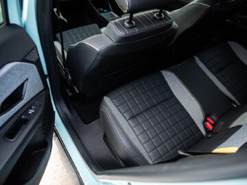 Review – Renault 4 Iconic Comfort Range (2025) ...