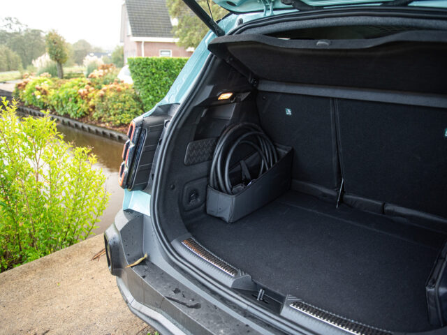 Review – Renault 4 Iconic Comfort Range (2025) ...