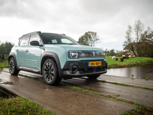 Review – Renault 4 Iconic Comfort Range (2025) ...