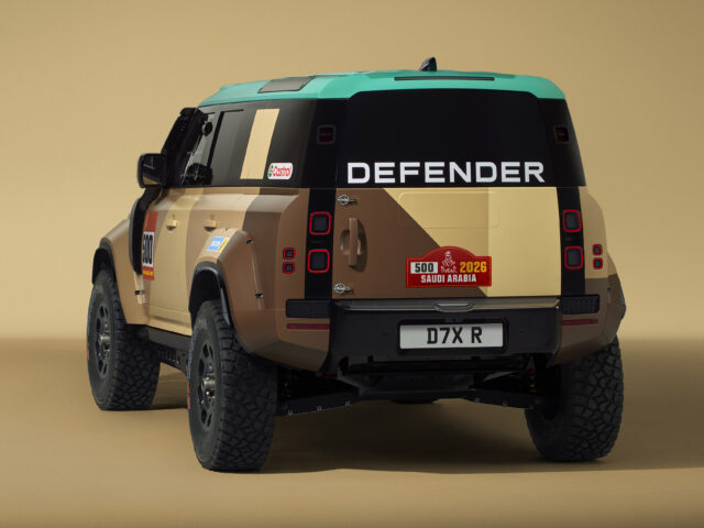 Land Rover Defender Dakar D7XR