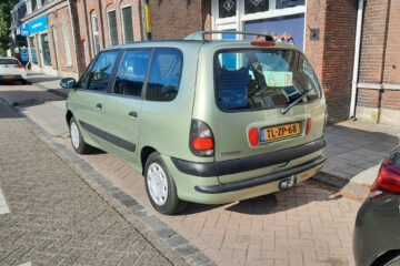Gespot: een Renault Espace uit 1998 ...