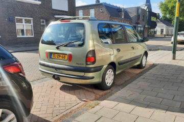 Gespot: een Renault Espace uit 1998 ...