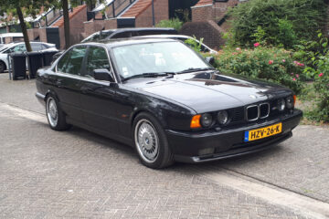 Gespot: een BMW M5 uit 1990 ...