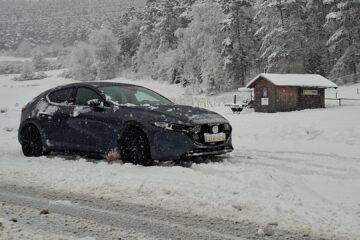 Review – Mazda 3 2.0 e-SkyActiv X 186 Nagisa (2026) ...