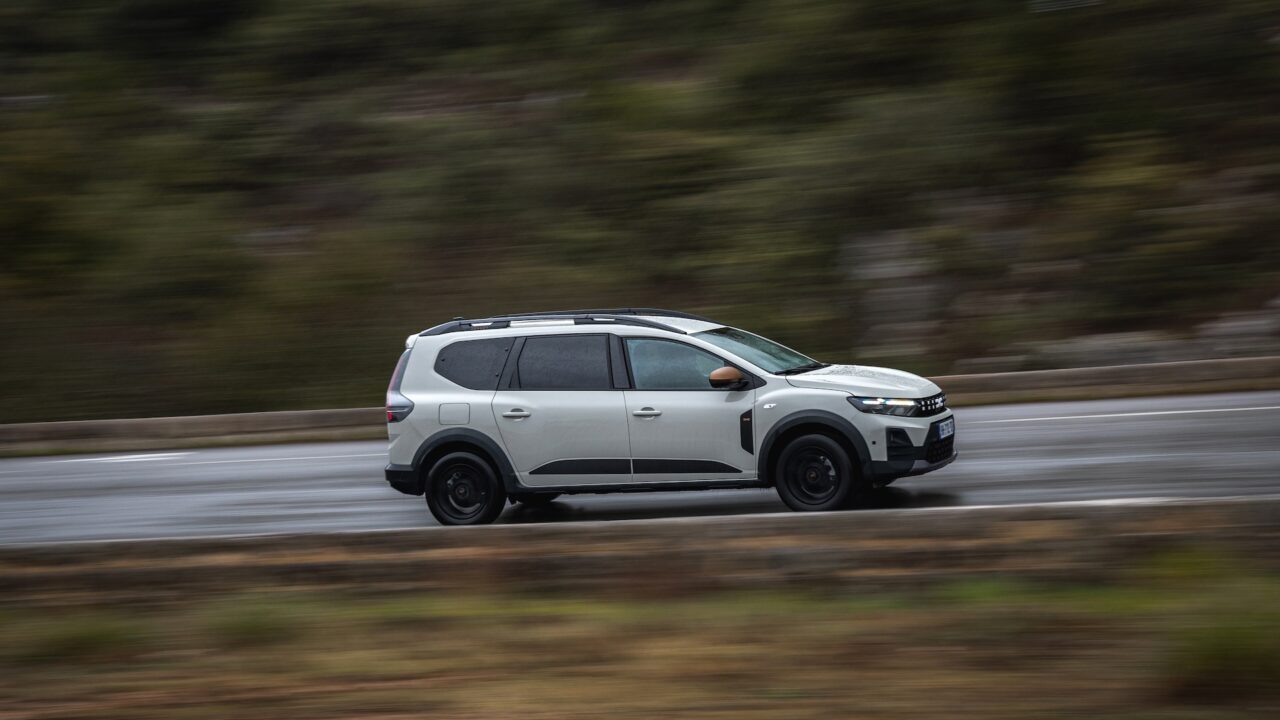 Dacia Jogger Hybrid 155 (2026)